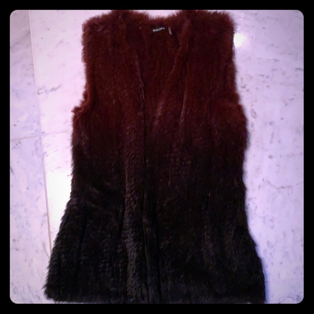 Degrade red wine/ black fur vest